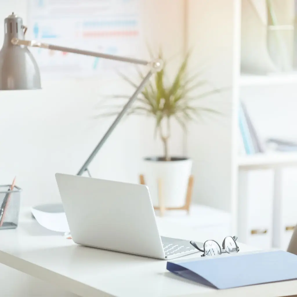 workplace-at-modern-office-D7C4K4C.jpg